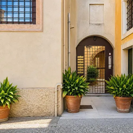 Casa Marani Ponte Pietra Apartment *